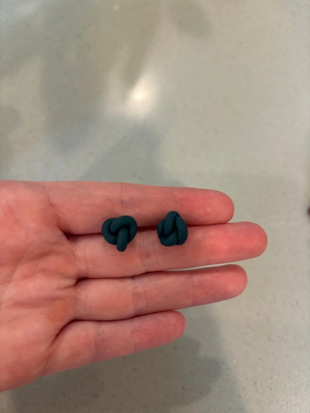 Clay Knot Lightweight Stud Earring Set — Navy, Red, Light Blue, Peach - Picture 4 of 8